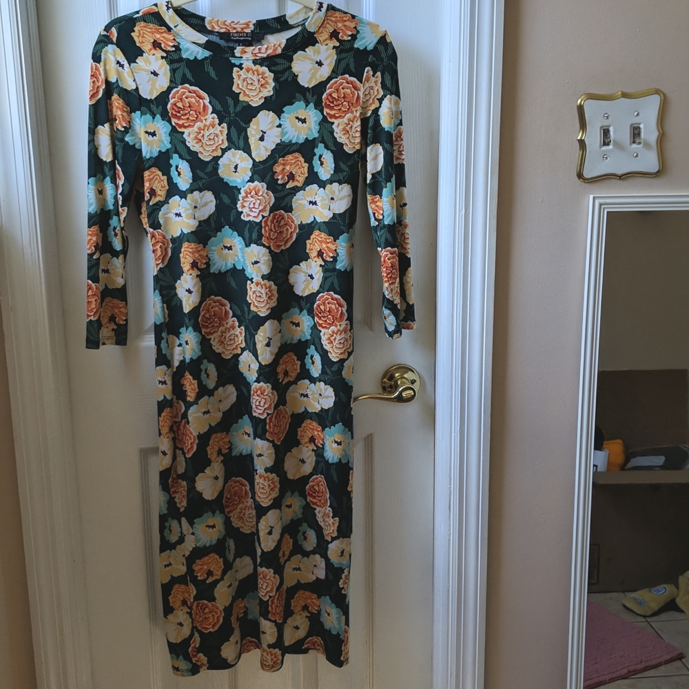 Beautiful Womens Forever 21 Midi Long Sleeves Floral Dress Size M